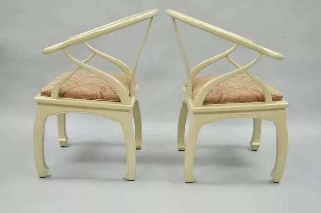 Late 20th Century Vintage Horseshoe Ming Style Cream Lacquered Lounge Chairs - a Pair - 3
