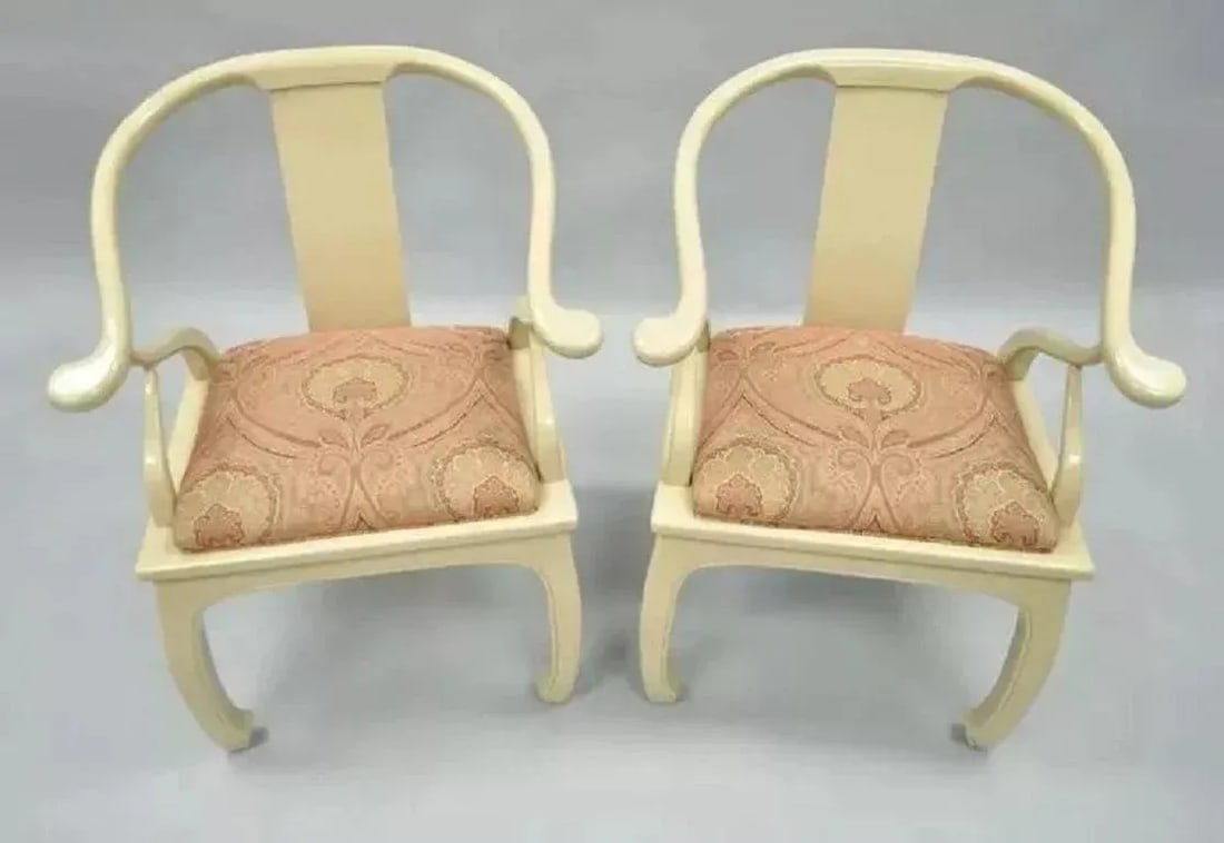 Late 20th Century Vintage Horseshoe Ming Style Cream Lacquered Lounge Chairs - a Pair - 7