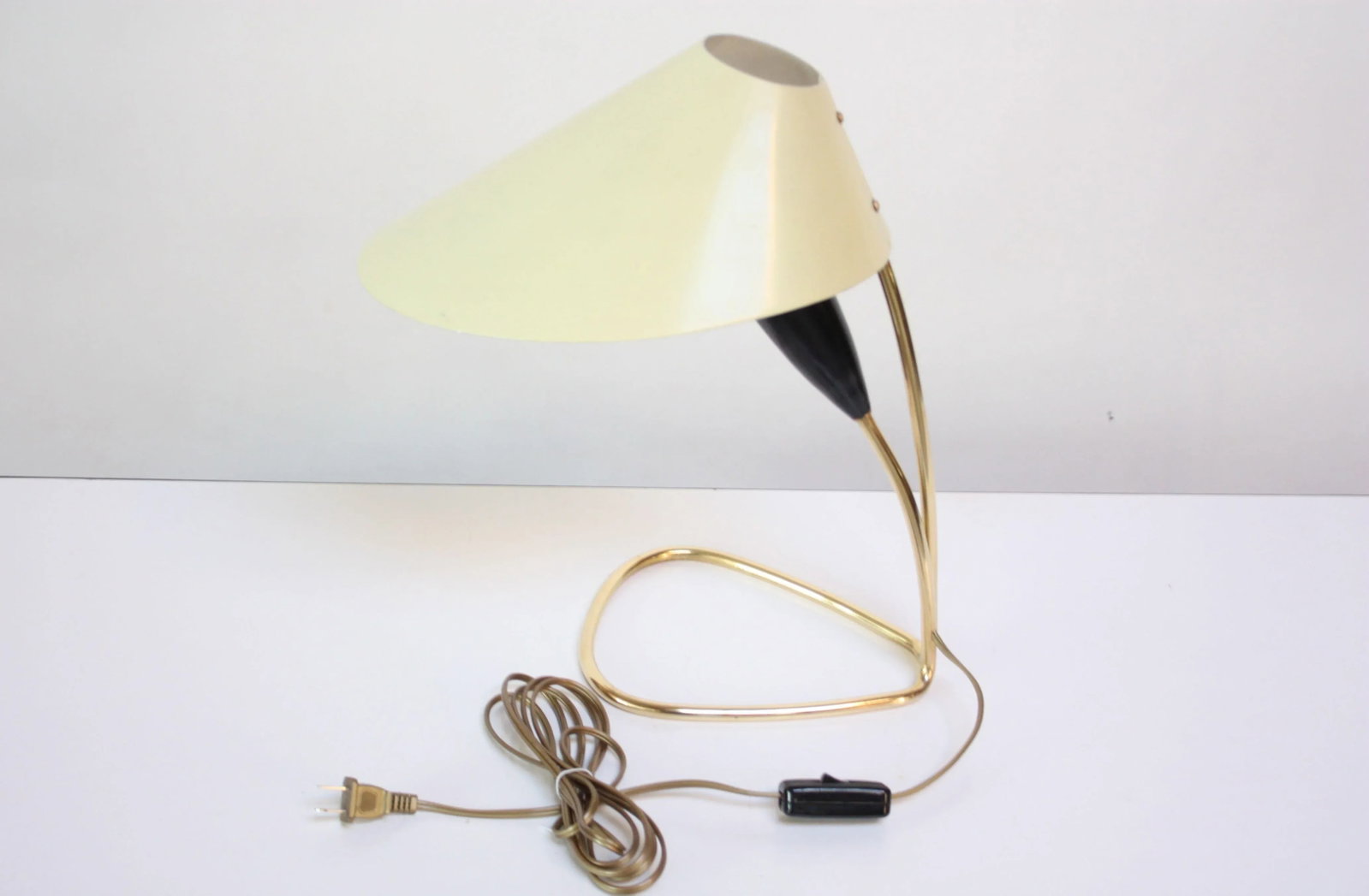 1950s Austrian Brass 'Lily' Table Lamp Attributed to j.t. Kalmar - 7