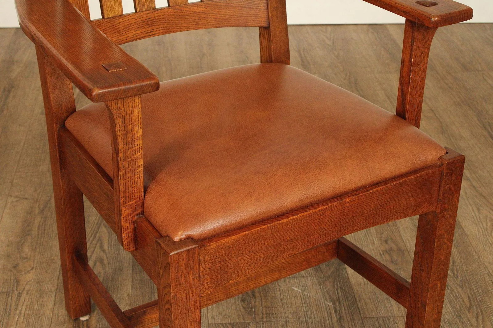 Stickley Mission Collection Oak and Leather Cottage Armchair - 4