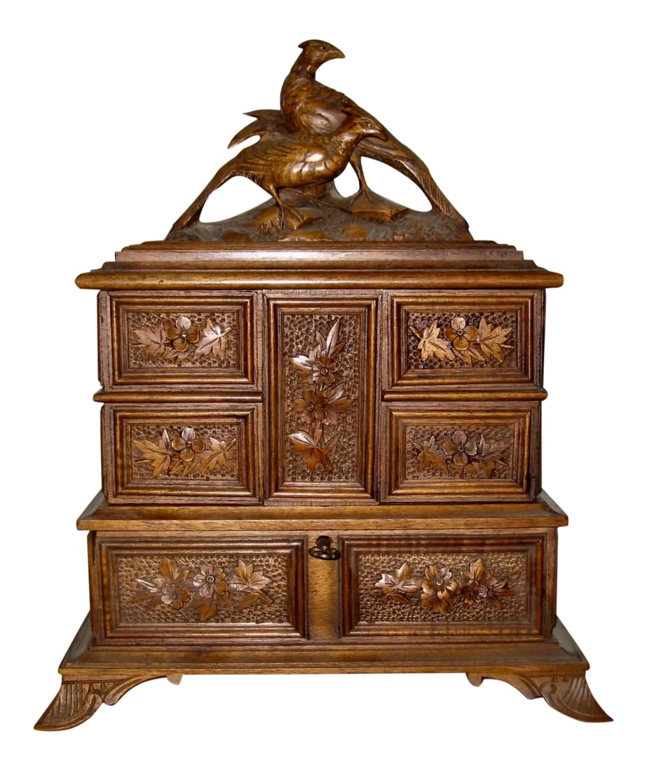 19 Century Black Forest Jewelry Box: Very pretty exemple of Black Forest carving for this lovely jewelry box , very well made can be open in different ways , 5 compartments will give you lots of storage , has is original key as well ,