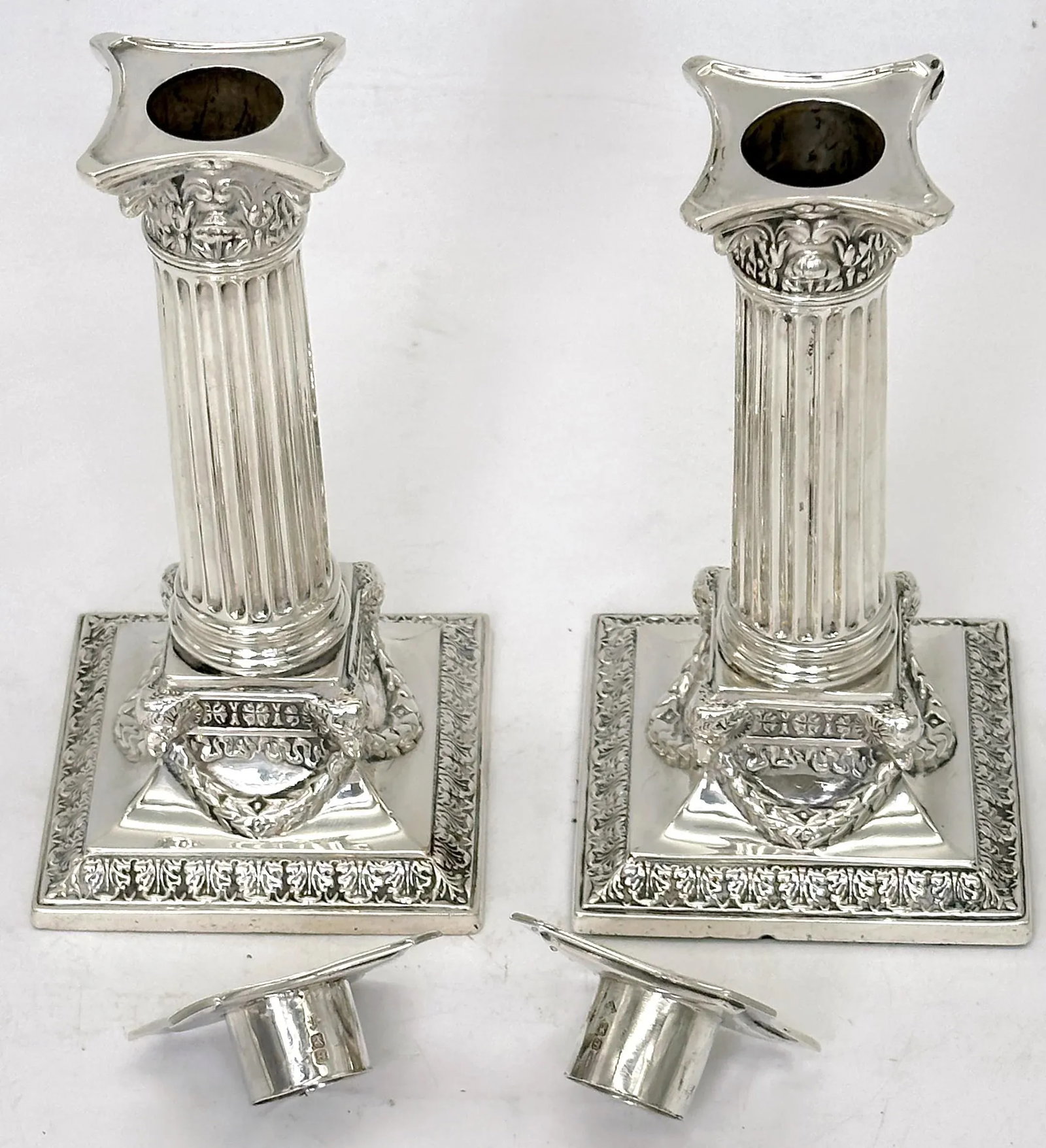 Sterling Corinthian Column Candlesticks Sheffield, 1899, Martin, Hall & Co. - A Pair - 7