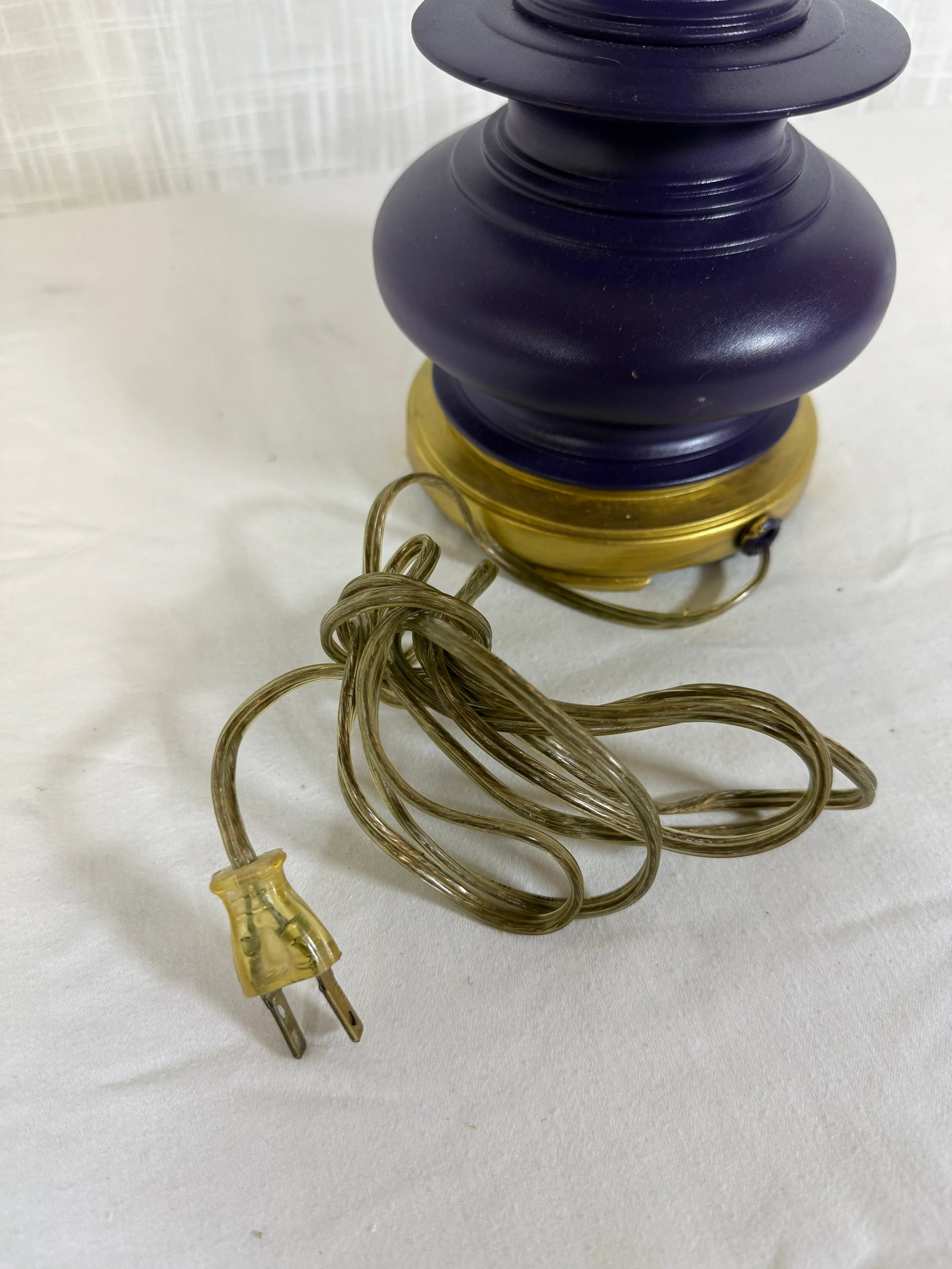 Vintage Stiffel Aubergine Purple Table Lamp With Capiz Shell Shade - Newly Painted - 6