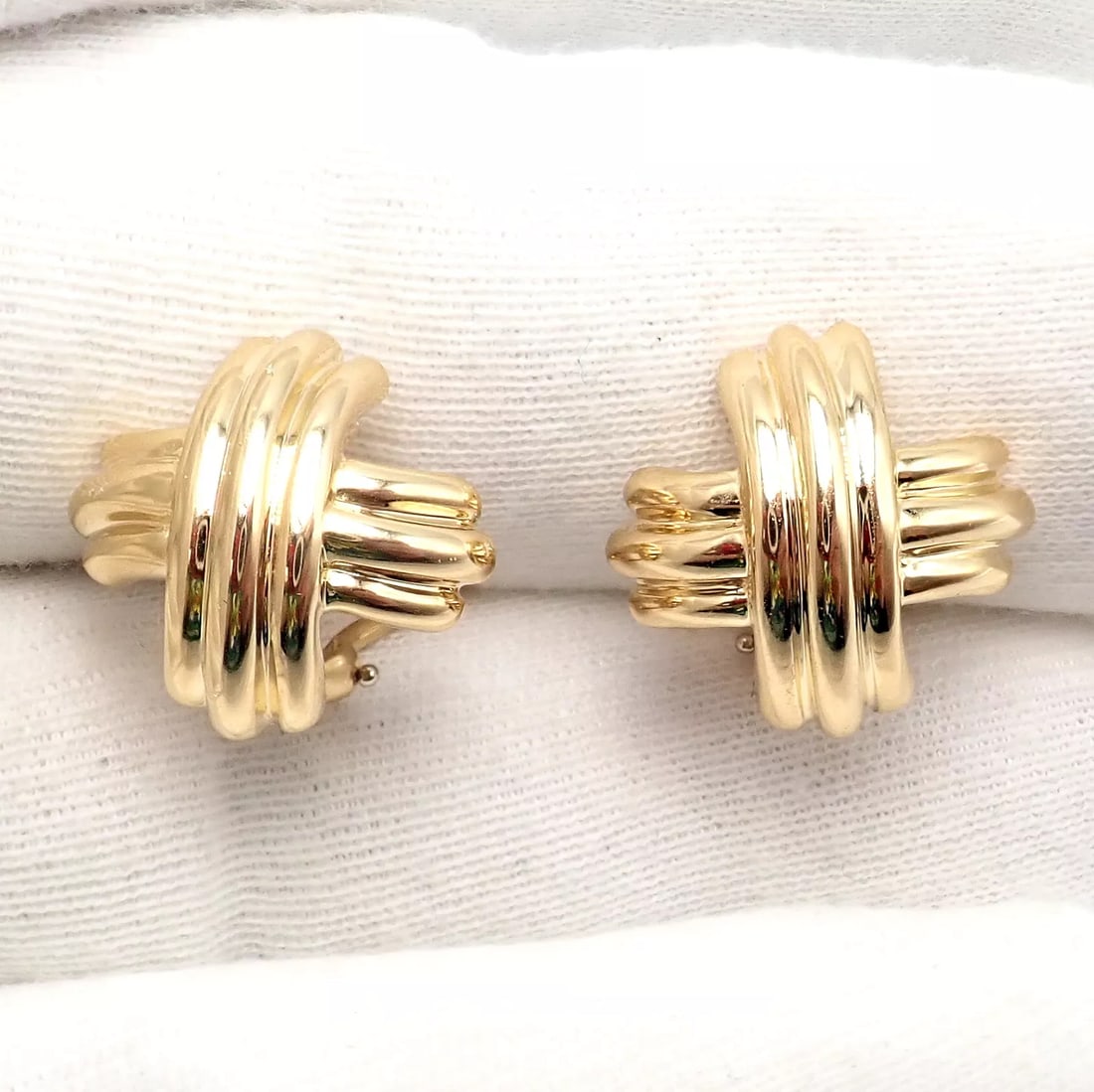 Late 20th Century Vintage Tiffany & Co. X Kiss Yellow Gold Medium Earrings, A Pair - 6