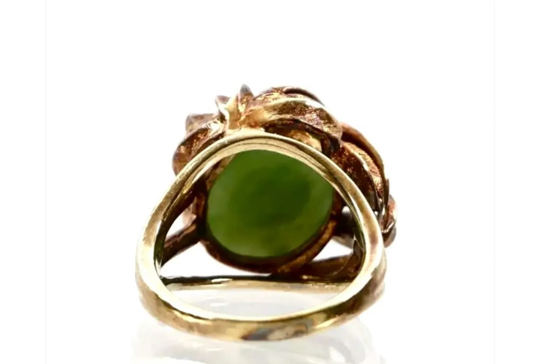 14k Gold and Jade Cabochon Floriform Ring - 6