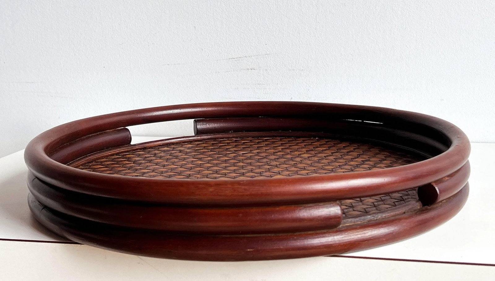 Japanese Round Woven Bamboo Tray With Trompe L'Oeil Geometric Pattern - 4