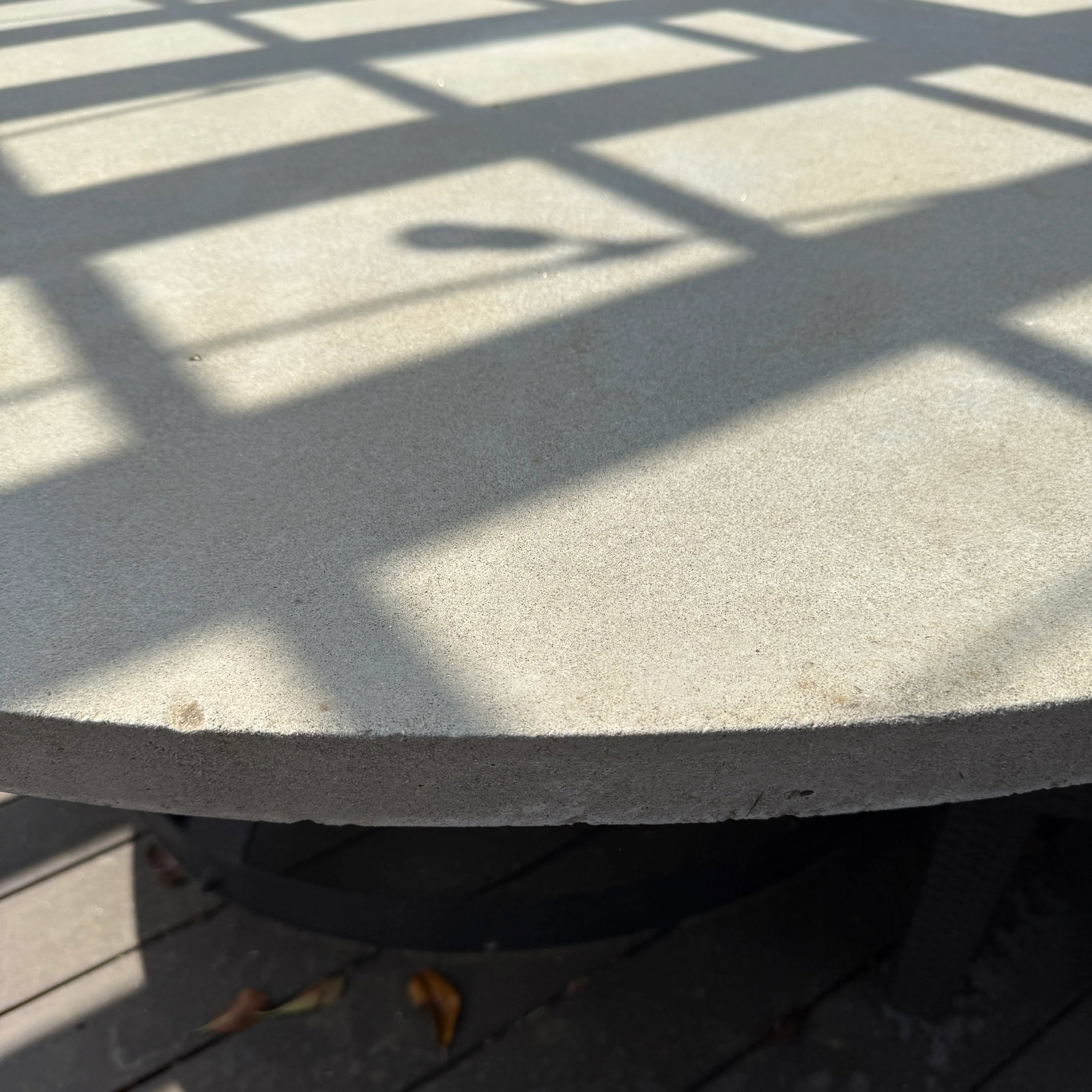 RH Round Outdoor Dining Table & 6 Chairs - 8