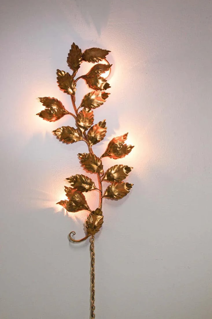 1960s Italian Hollywood Regency Gilt Metal Wall Sconce by S. Salvadori - 4