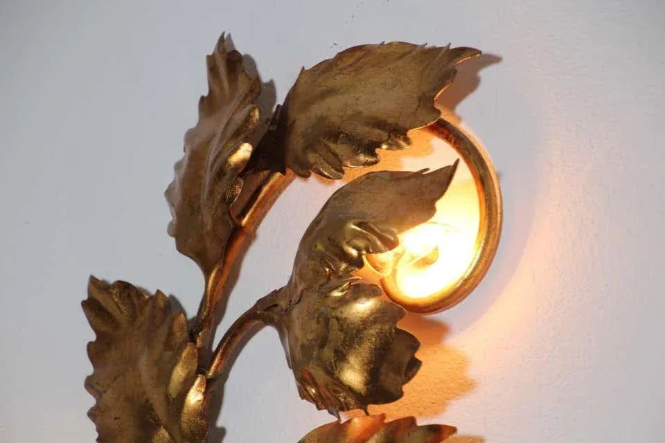 1960s Italian Hollywood Regency Gilt Metal Wall Sconce by S. Salvadori - 7