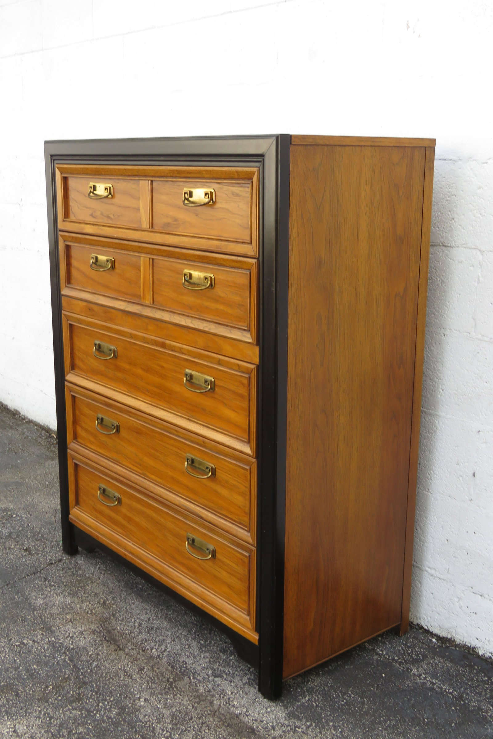 Late 20th Century Thomasville Chinoiserie Hollywood Regency Tall Chest of Drawers 6213 - 2
