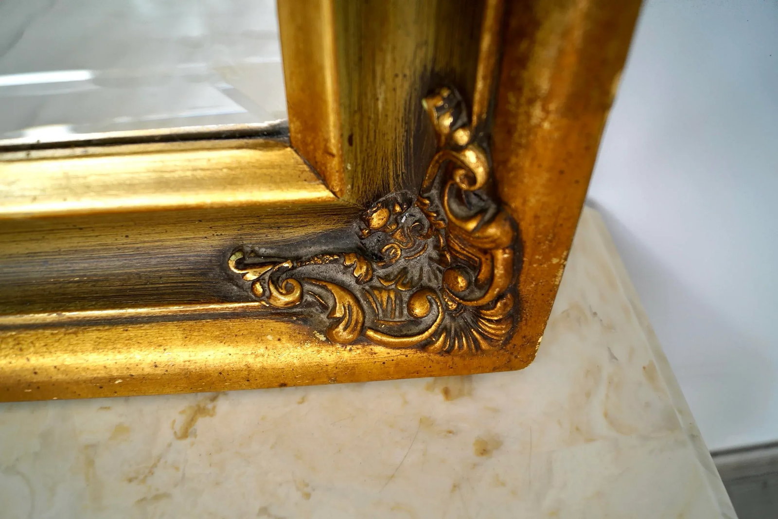 1960's Hollywood Regency Vanity Gilded Pier Mirror With Surmounting Table - 5