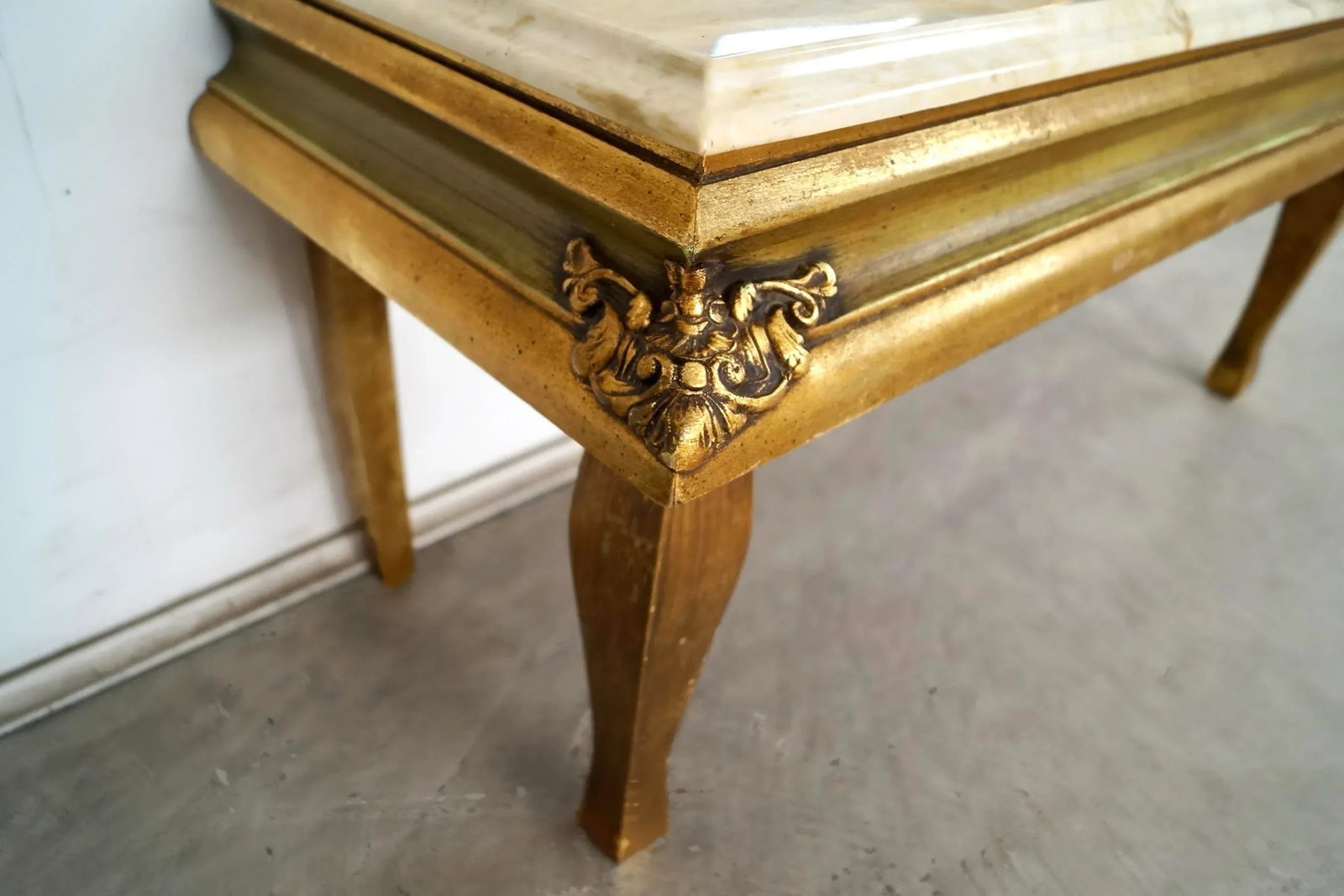1960's Hollywood Regency Vanity Gilded Pier Mirror With Surmounting Table - 6