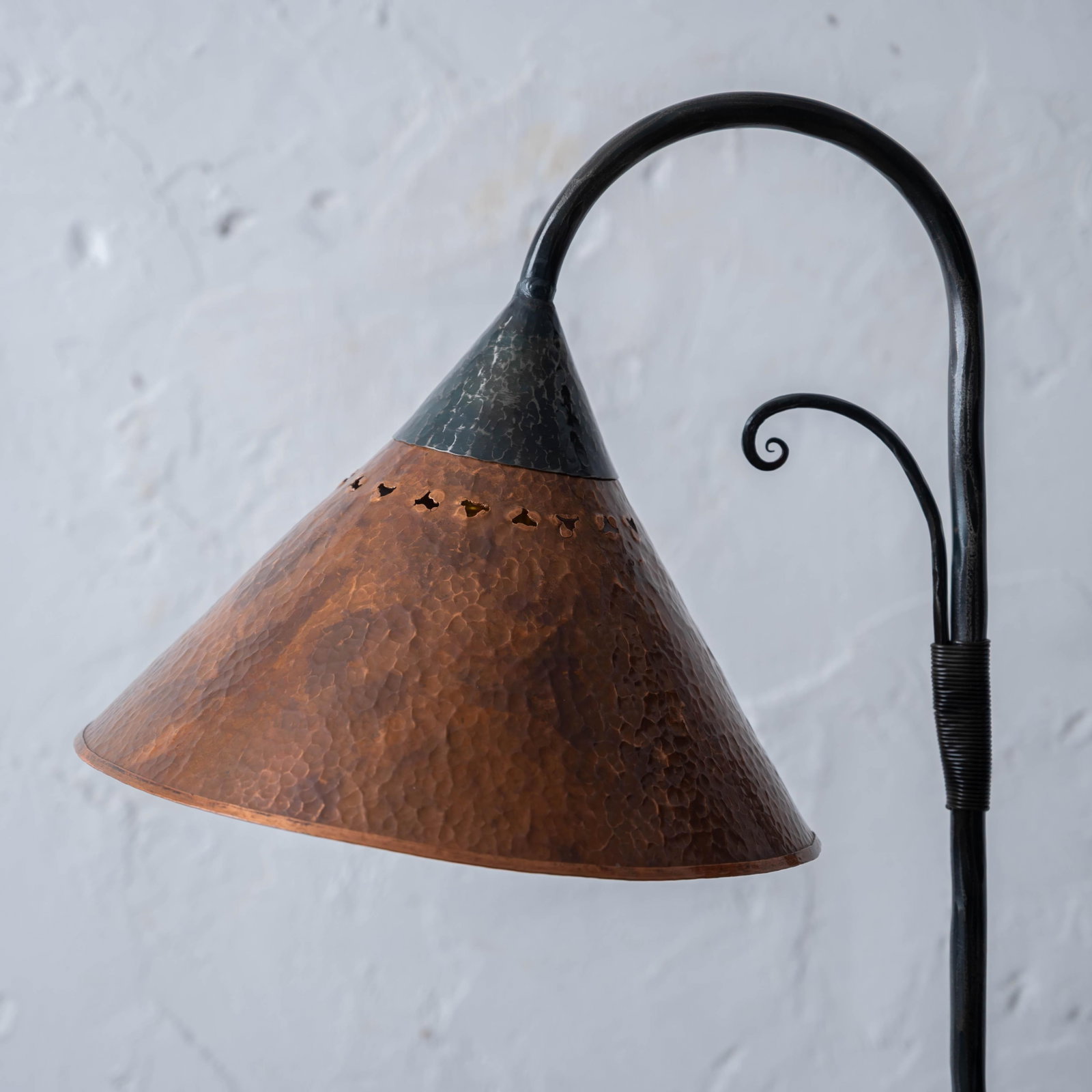 Arts & Crafts Style Hammered Copper Floor Lamp - 4