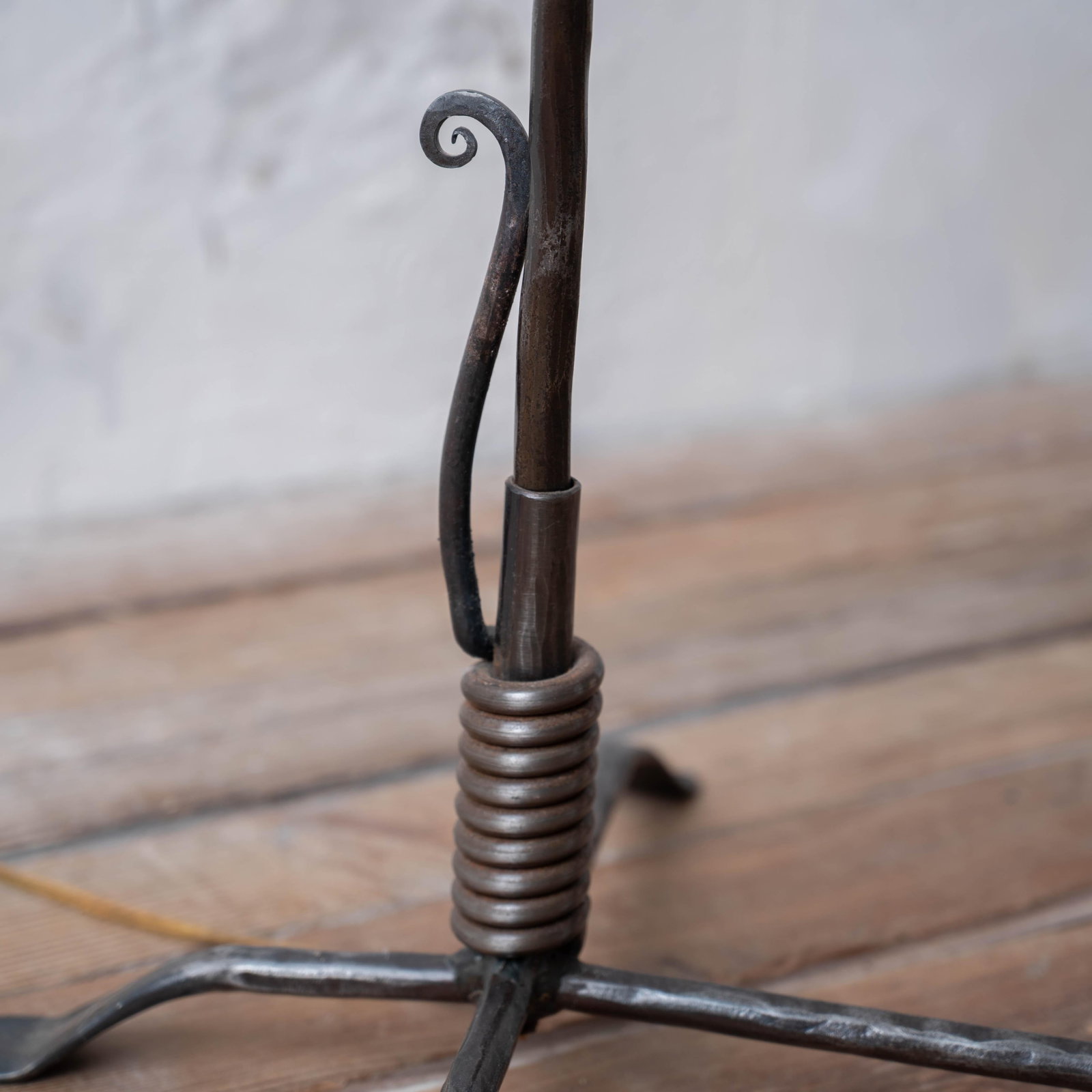 Arts & Crafts Style Hammered Copper Floor Lamp - 9