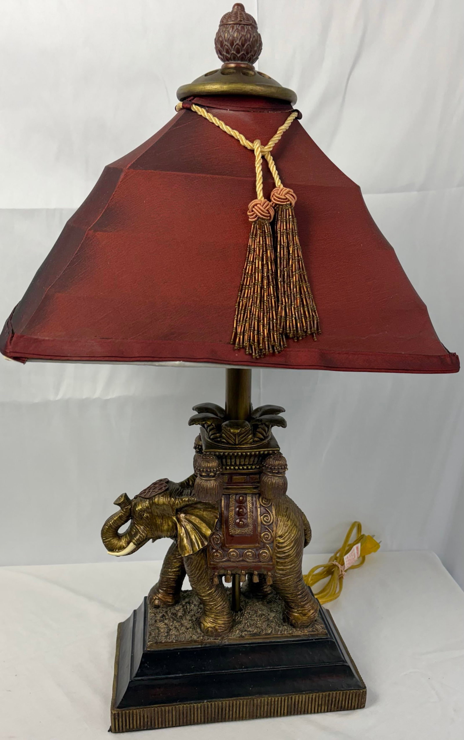 1970s East Asian Elephant Table Lamp With Silk Shade - Attributed to Robert Abbey - 12