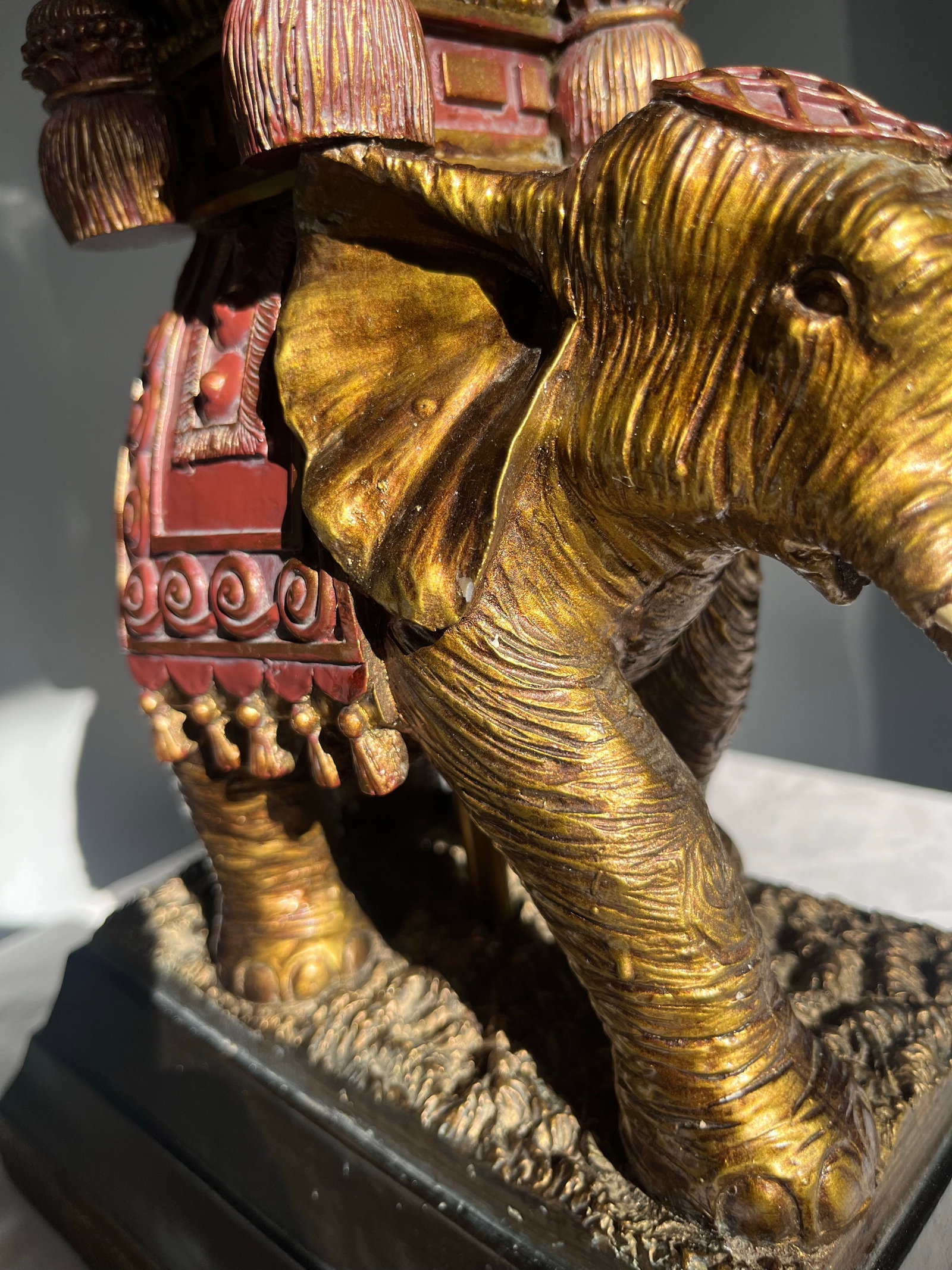 1970s East Asian Elephant Table Lamp With Silk Shade - Attributed to Robert Abbey - 4