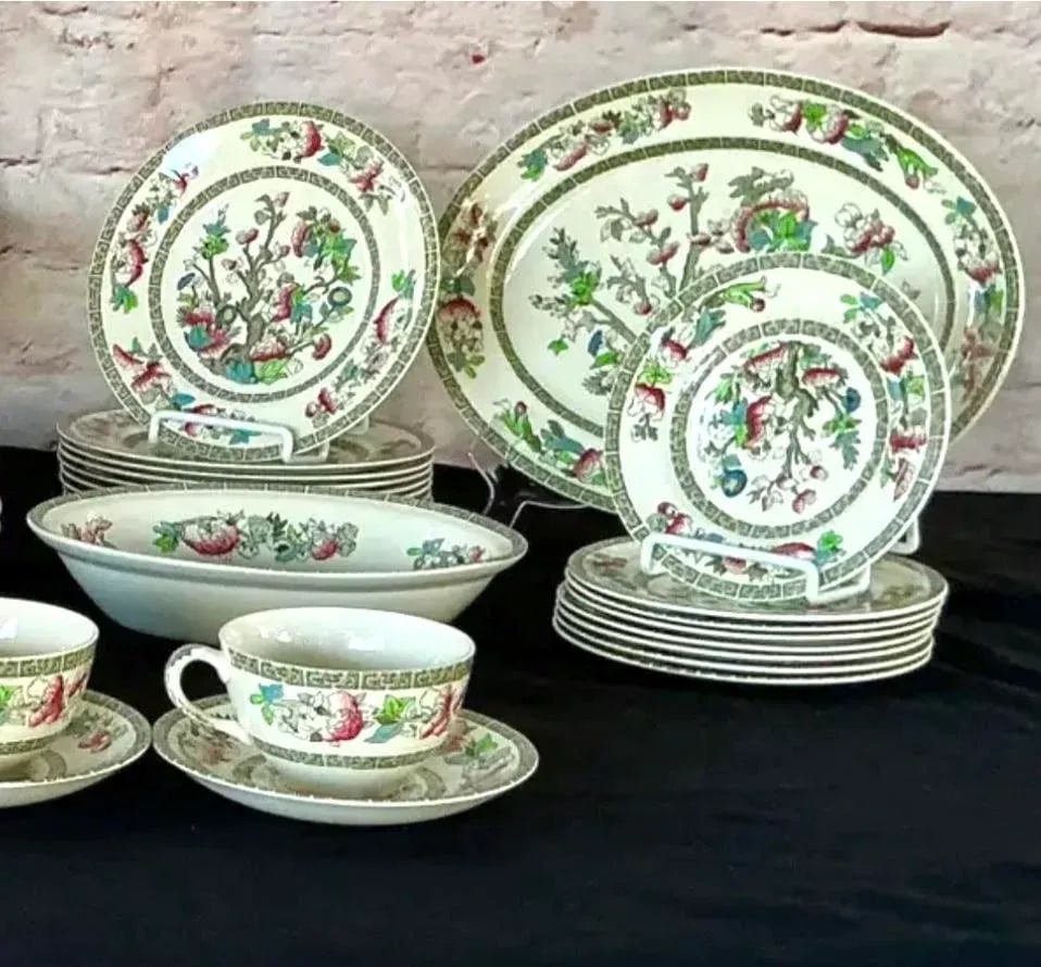Mid 20th Century Johnson Brothers Indian Tree China, Set of 49 Pieces - 3