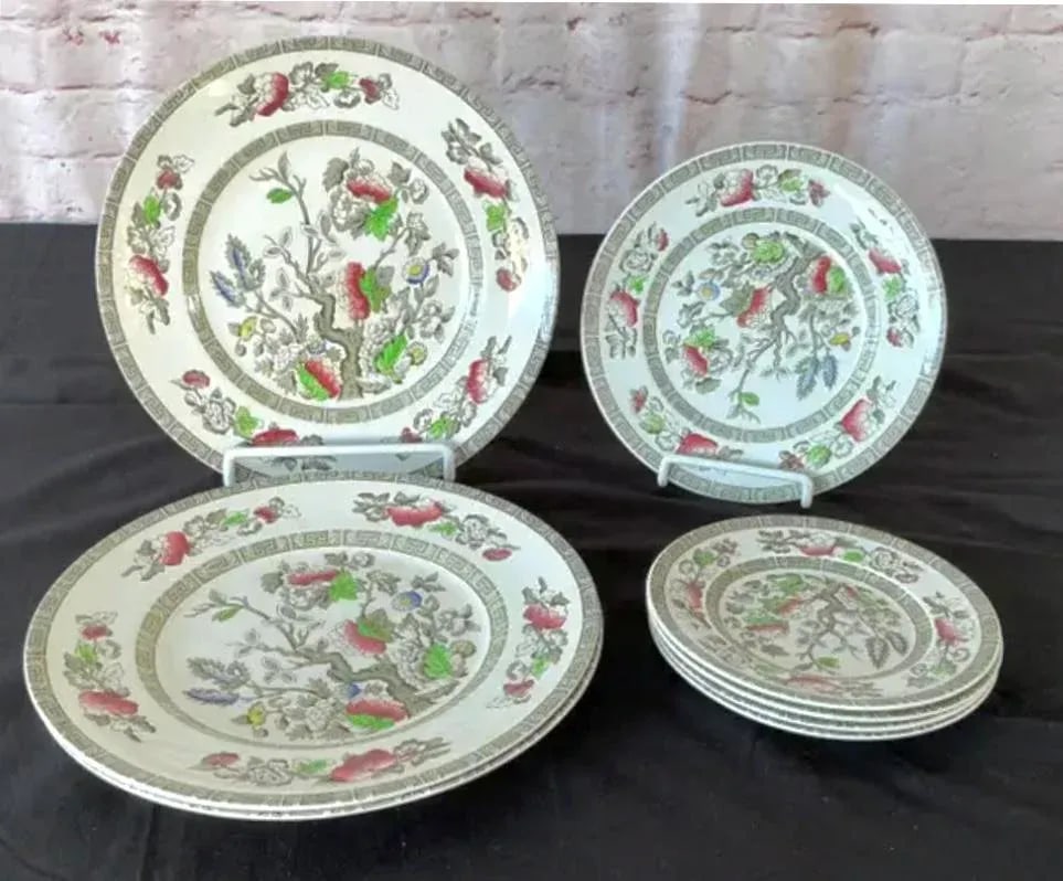 Mid 20th Century Johnson Brothers Indian Tree China, Set of 49 Pieces - 7