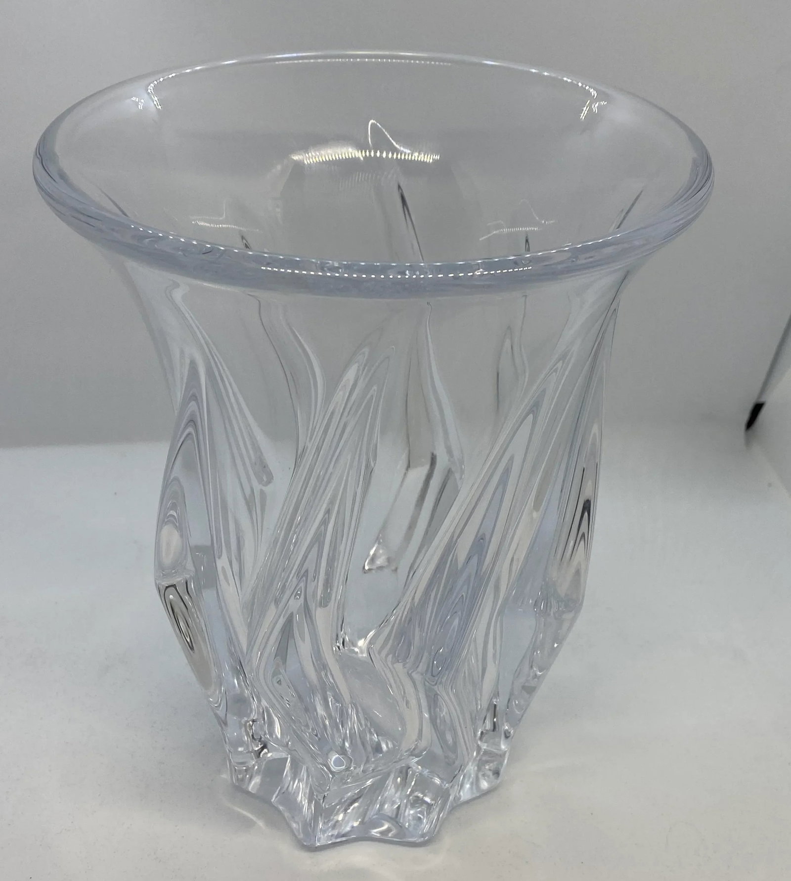 1960's Handblown Lead Crystal Vase by Vannes-Le-Chatel Glass-Crystalry in Ribbed Design - 4