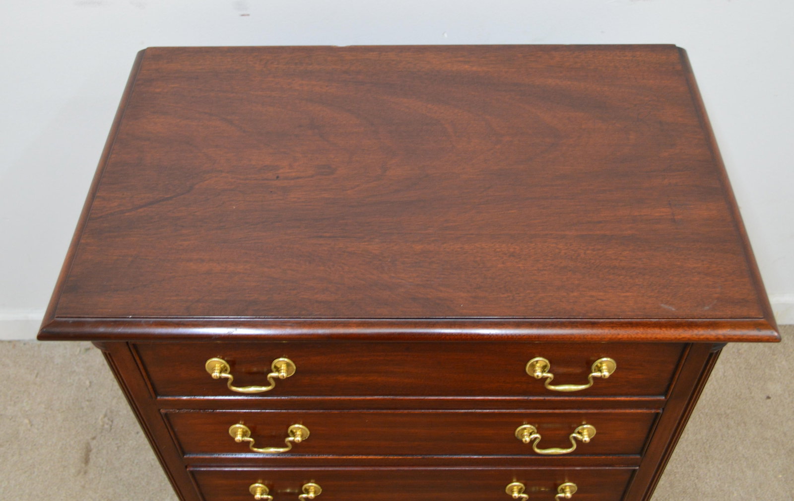 Late 20th Century Henkel Harris Mahogany Nightstand - 6