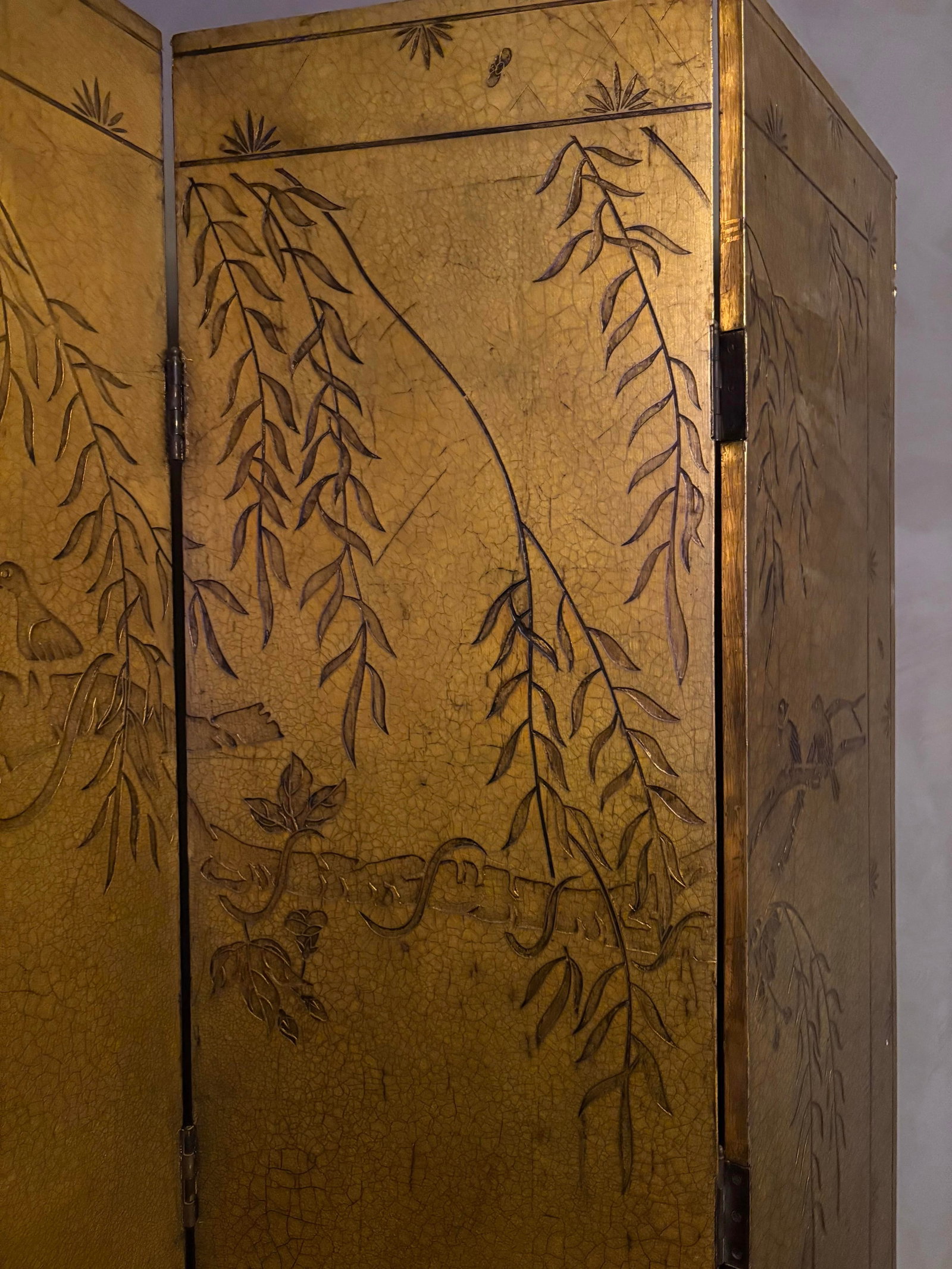 Antique Asian Four Panel Lacquered Screen With Gold Leaf and Brass Hinges - 8