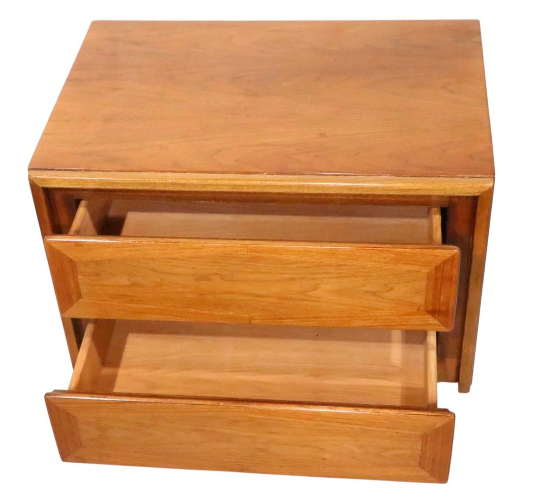 Mid 20th Century Night Stand Table by American of Martinsville - 10