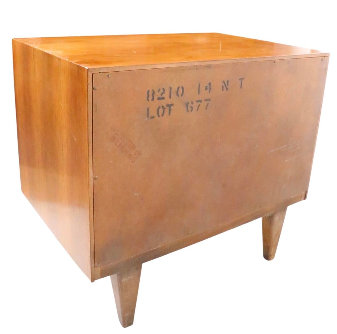 Mid 20th Century Night Stand Table by American of Martinsville - 9