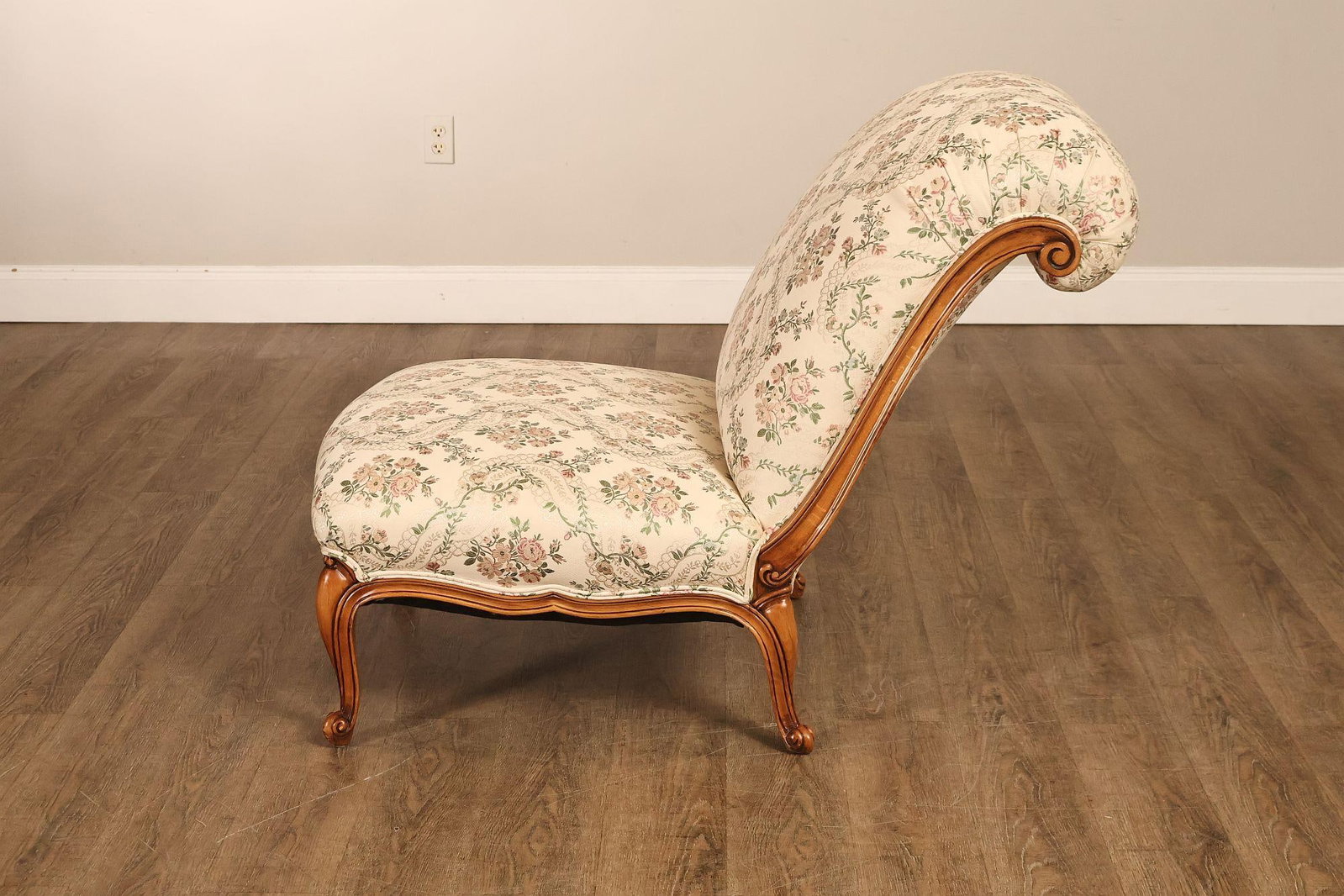 French Louis XV Style Two Piece Chaise Lounge Chair With Ottoman - 18