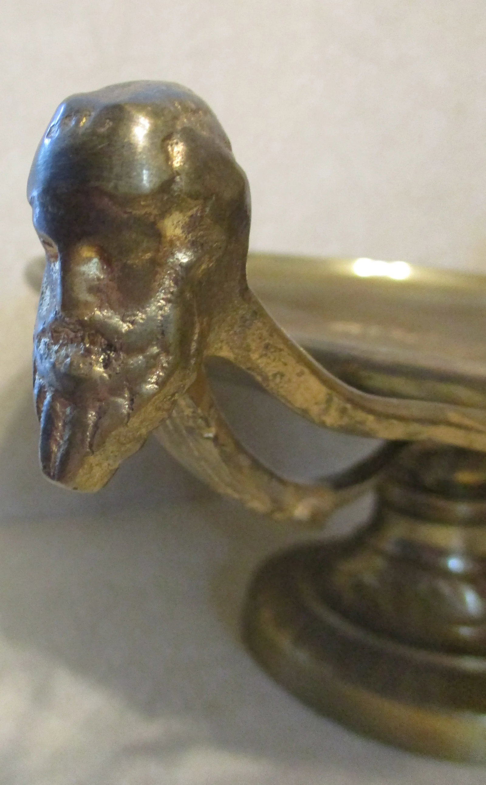 1960s Solid Brass Maitland Smith Perseus Footed Centerpiece Zeus Handled Tazza - 8