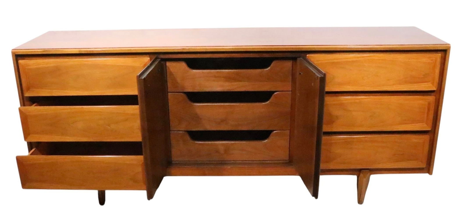 Nine Drawer Mid 20th Century Dresser by American of Martinsville - 2