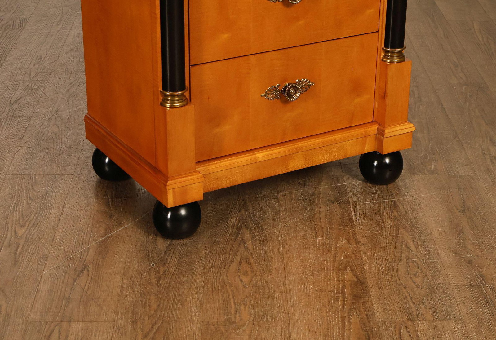 Thomasville Grand Classics Collection Empire Style Lingerie Chest - 6