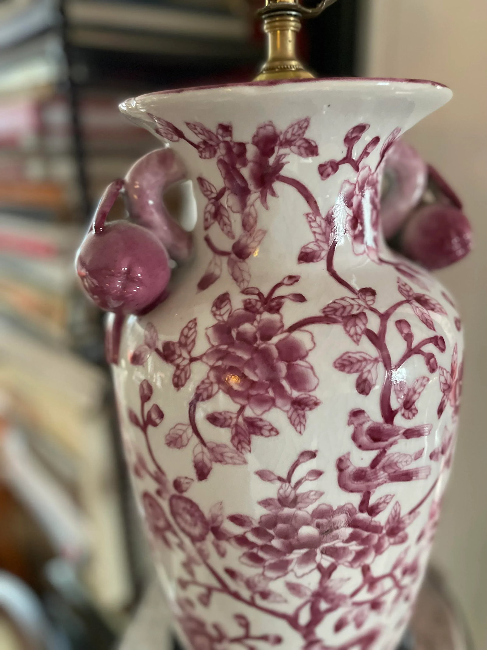 Chinese Chinoiserie Porcelain Ceramic Lamp in Pink and Red - 10