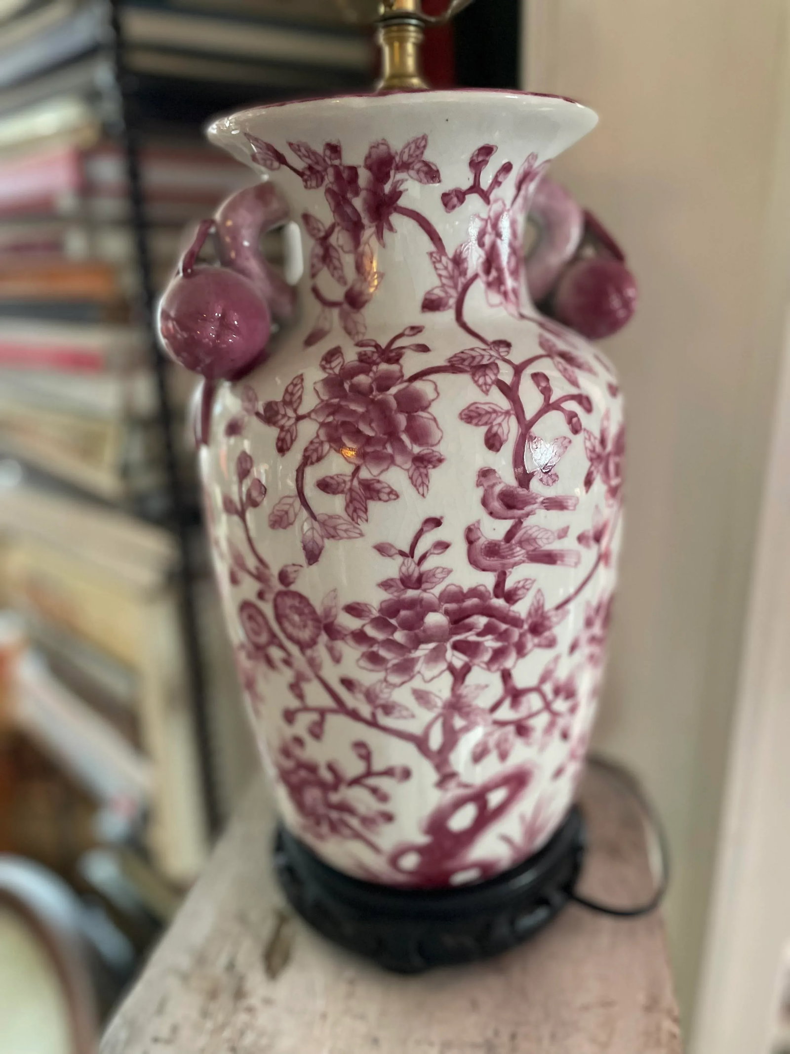 Chinese Chinoiserie Porcelain Ceramic Lamp in Pink and Red - 11