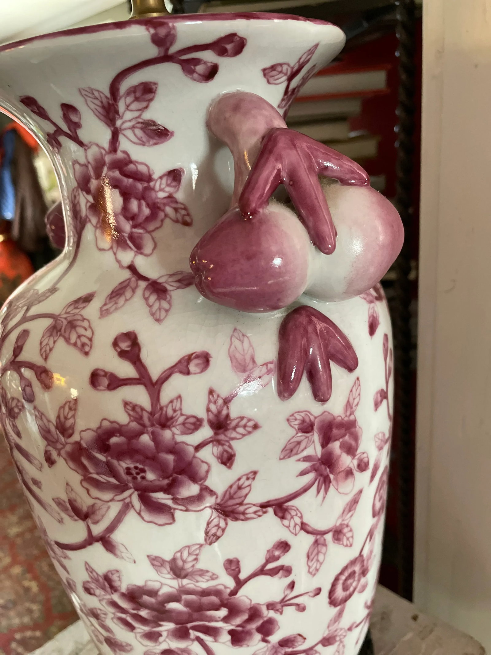 Chinese Chinoiserie Porcelain Ceramic Lamp in Pink and Red - 9