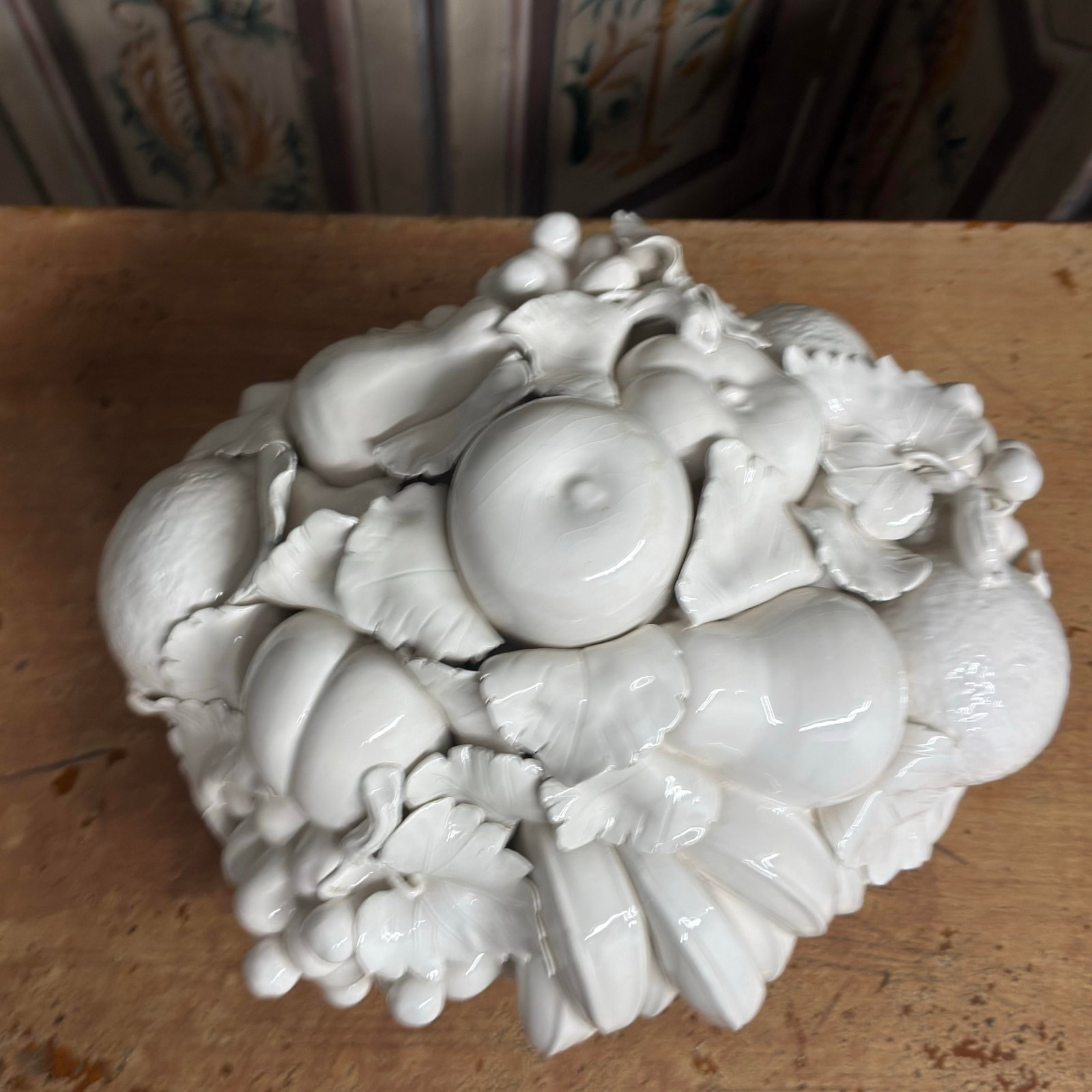 1970s Italian Hollywood Regency Blanc De Chine Trompe L'Oeil Fruit Basket - 10