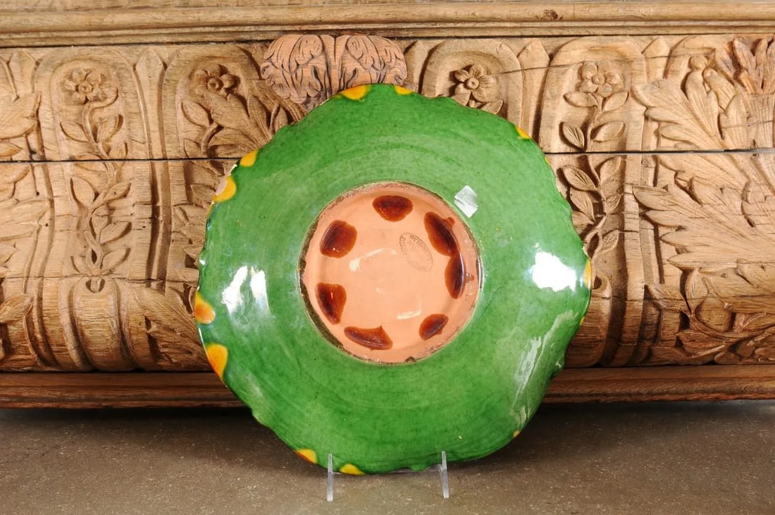 French Provincial 1850s Green Glazed Hors d'Oeuvres Dish with Scalloped Edges - 11