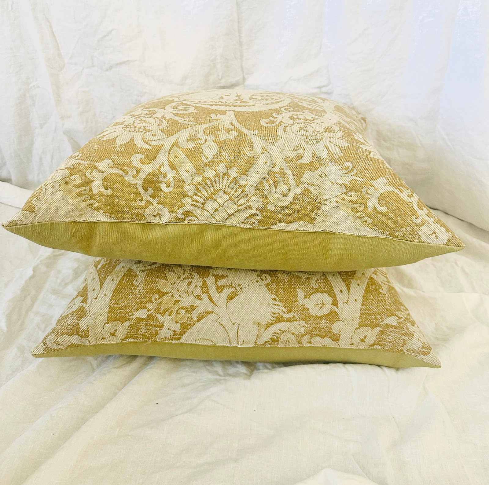 Pair of Rustic European Linen Decor Pillows Gryphon Print - 3