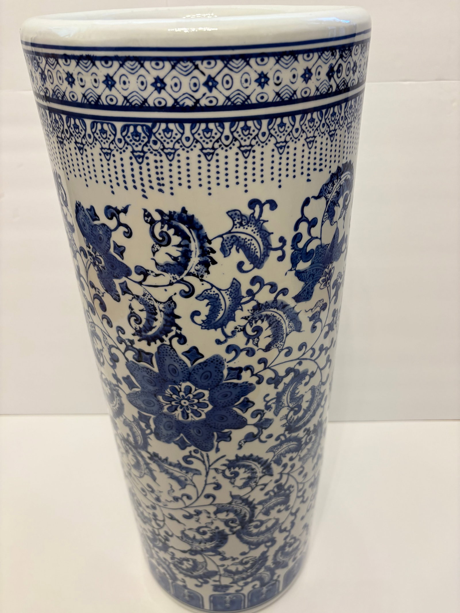 Vintage Chinoiserie Blue and White Umbrella Stand - 2