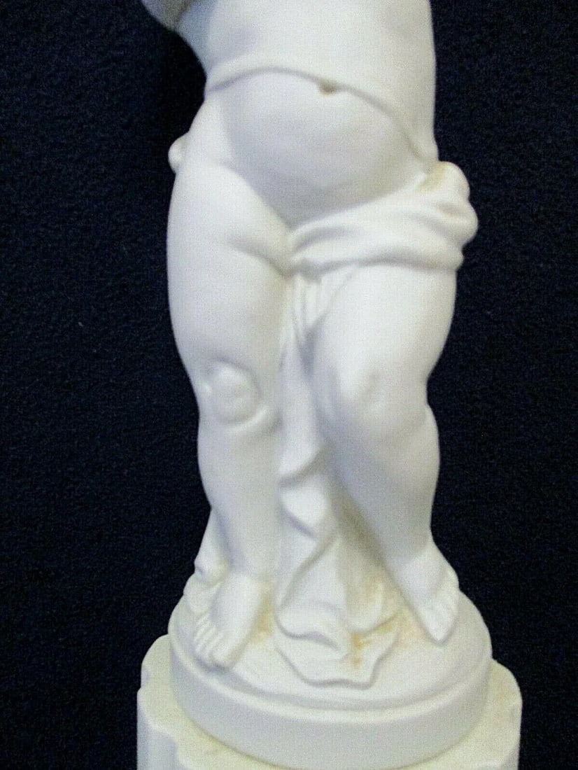 1950s Vintage White Bisque Porcelain Cherub on Column With Gilt Bronze Base Table Lamp - 4