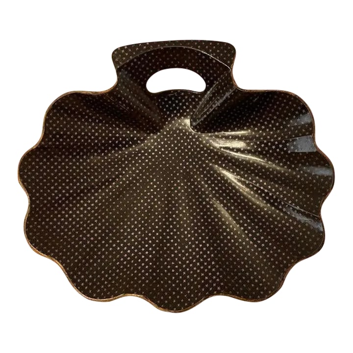 Antique Japanese Papier MachA(C) Black Lacquer Shell Dish Decorated With Stars Chinoiserie Bowl: A very lovely scalloped shell dish made of black lacquer and papier mache and decorated with stars in the Japanese style, perhaps it could also be considered chinoiserie. Condition: Alterations: Origi