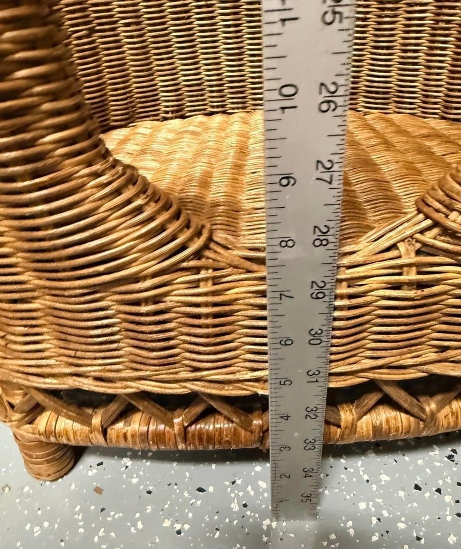Vintage Wicker Rattan Pet Bed - 11