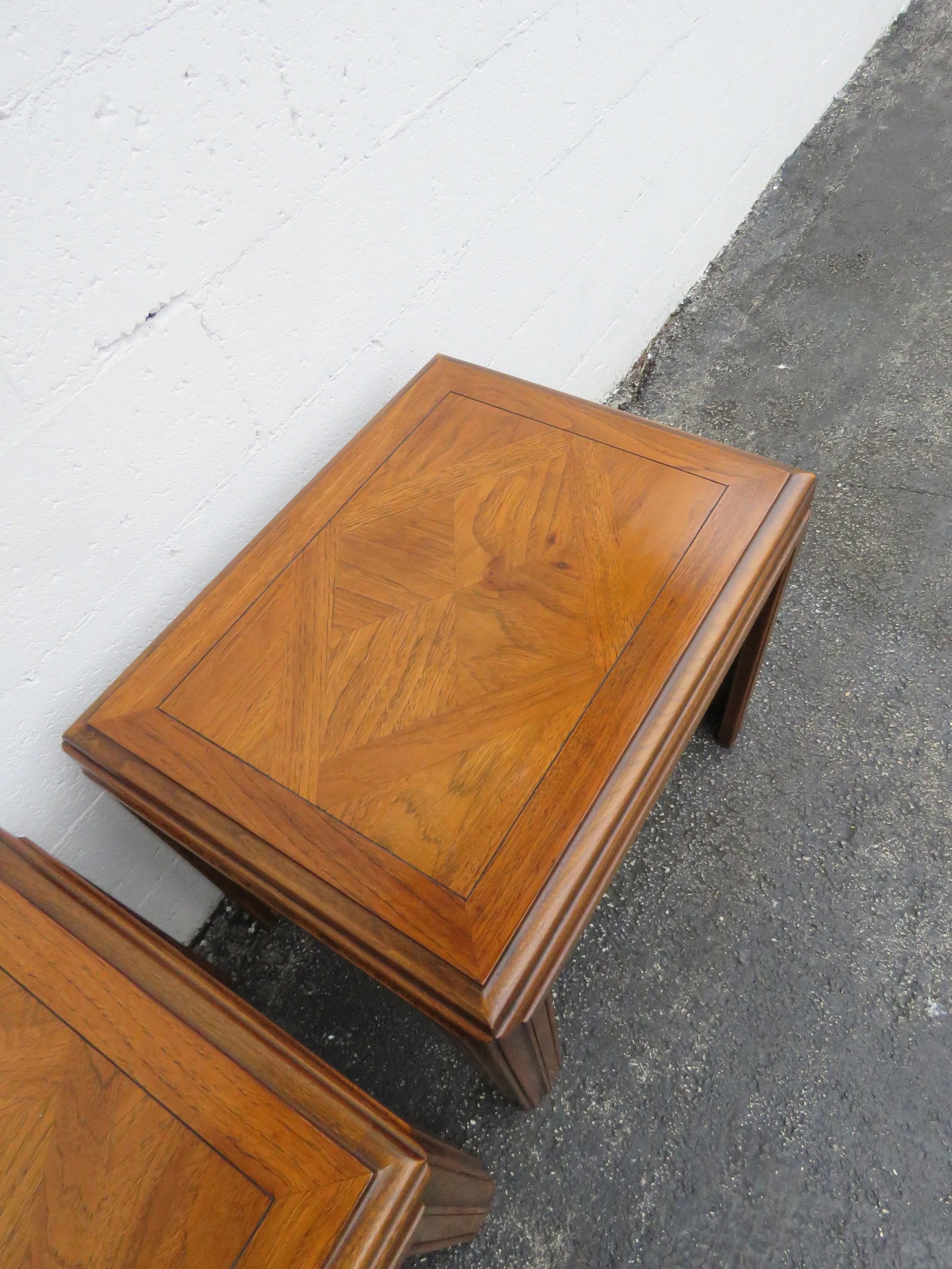 Mid Century Modern Pair of Side End Tables by Lane - 10