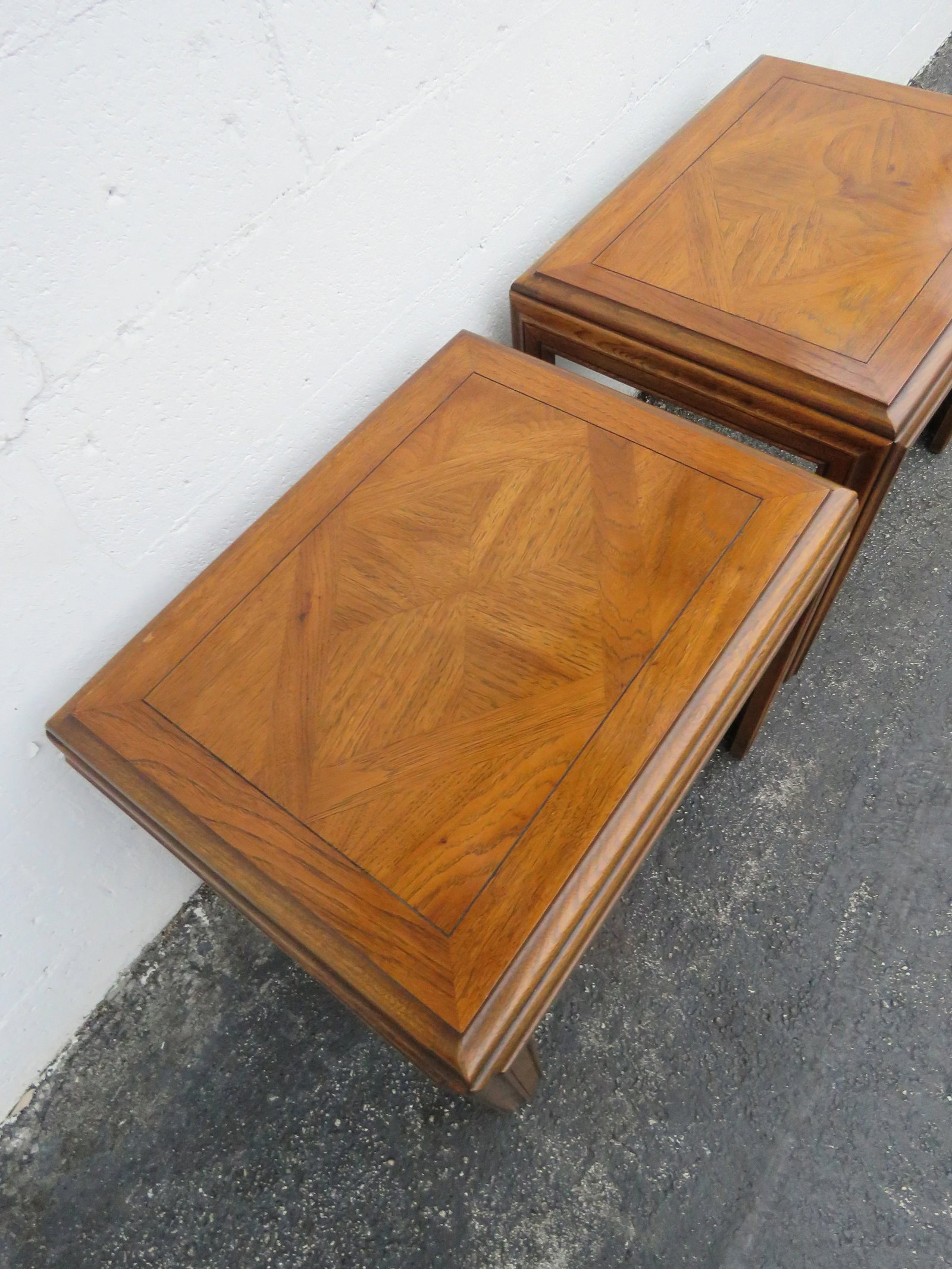 Mid Century Modern Pair of Side End Tables by Lane - 11