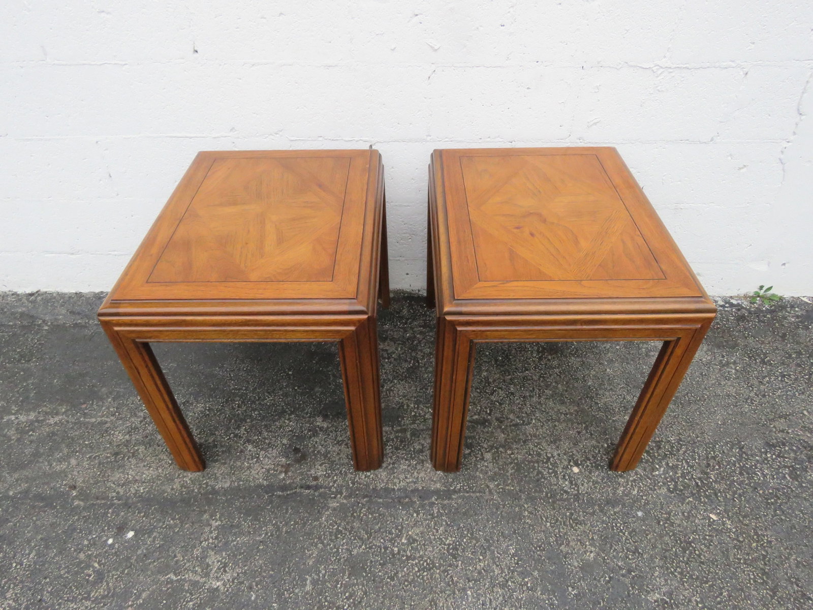 Mid Century Modern Pair of Side End Tables by Lane - 3