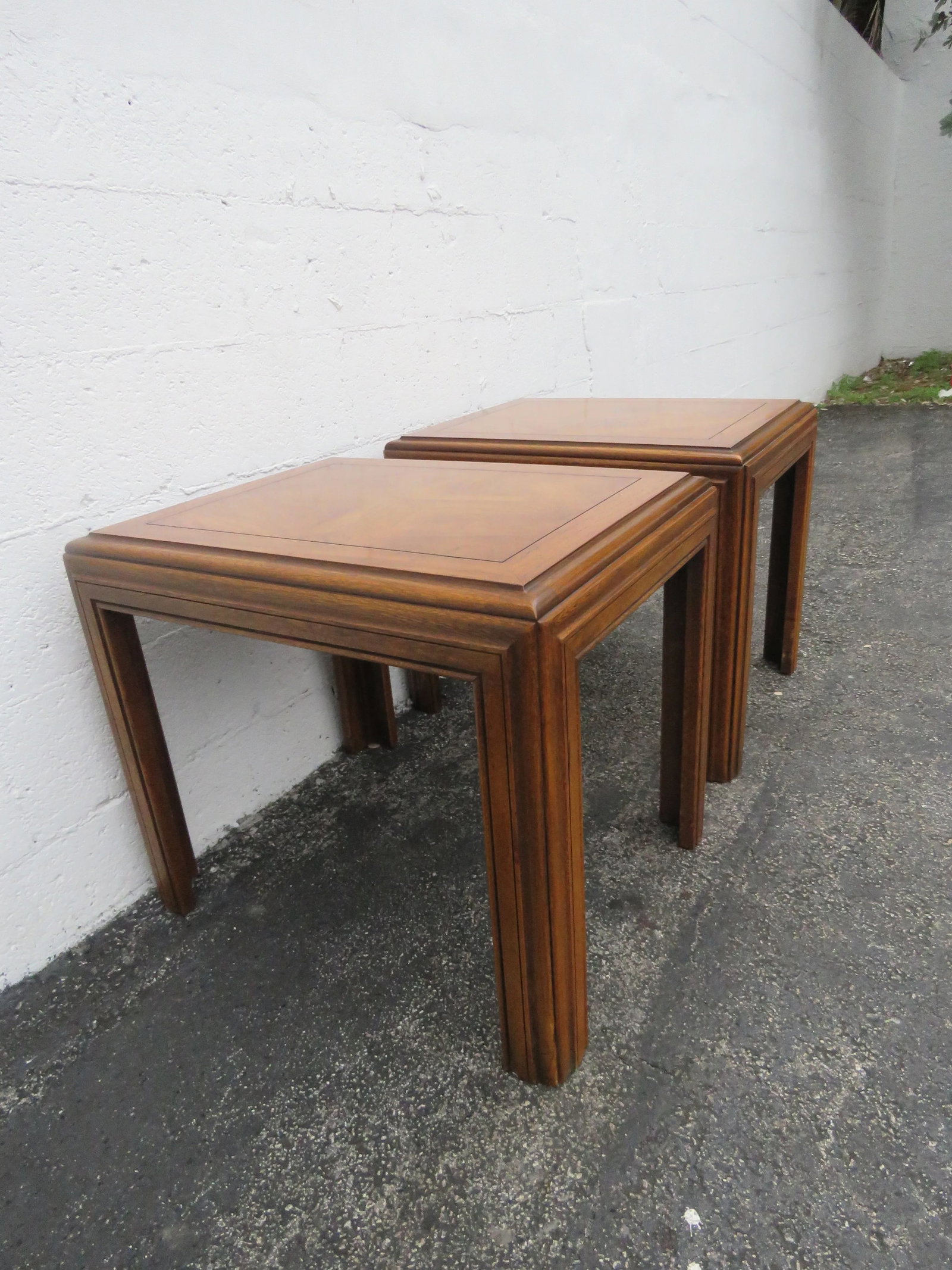 Mid Century Modern Pair of Side End Tables by Lane - 5