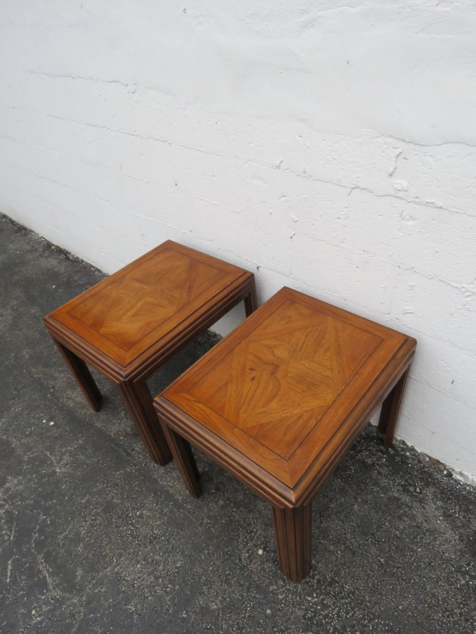 Mid Century Modern Pair of Side End Tables by Lane - 6