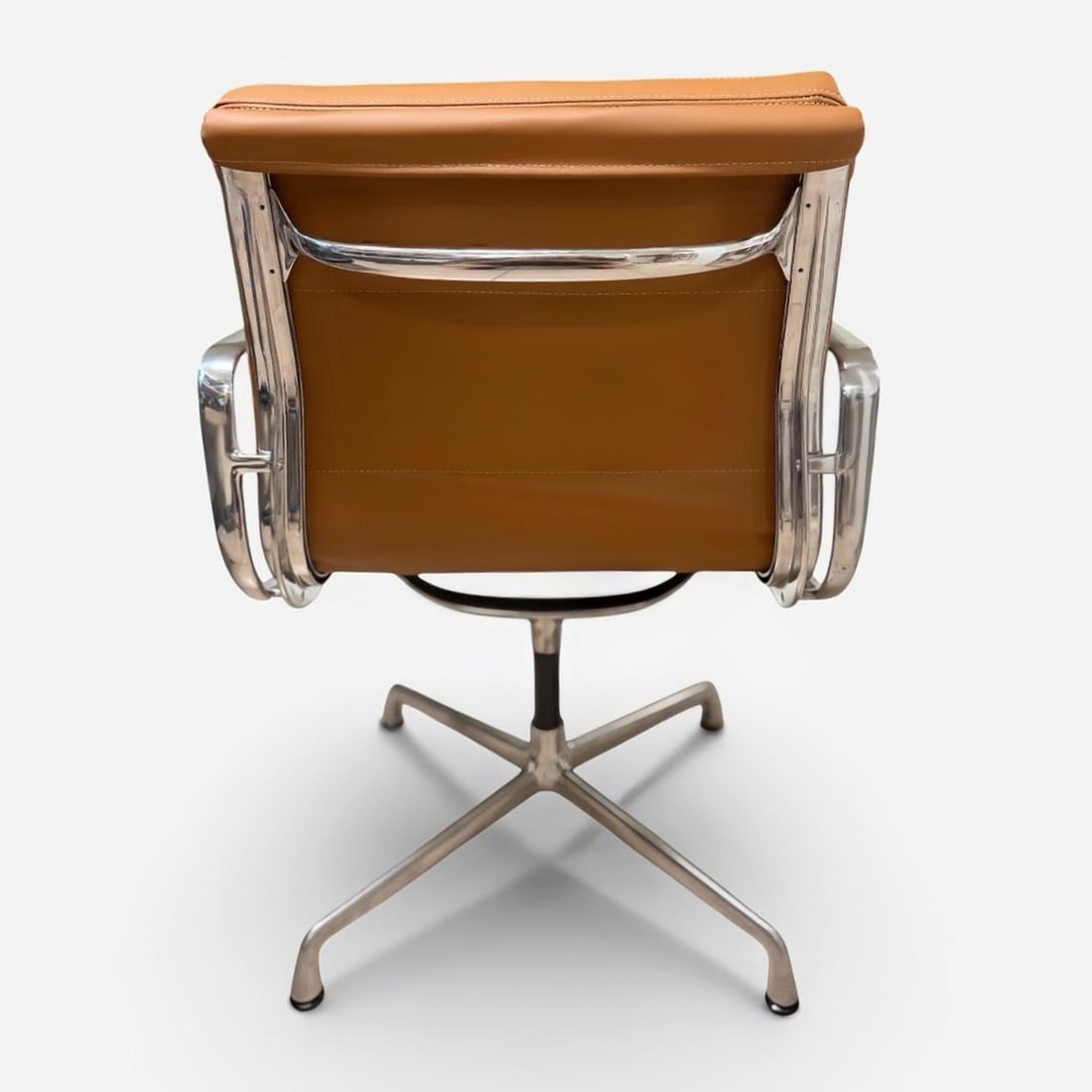 Late 20th Century Eames Aluminum Group Side Chair With Arms by Herman Miller - Brown Leather - 5