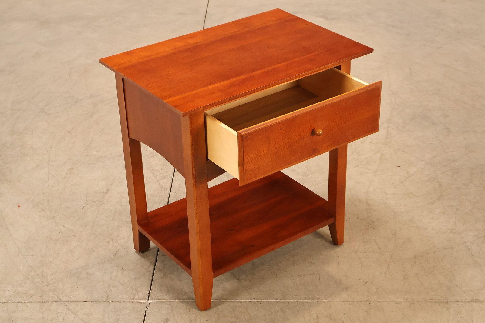 Thomasville 'Impressions' Mission Style Pair of Cherry Nightstands - 5