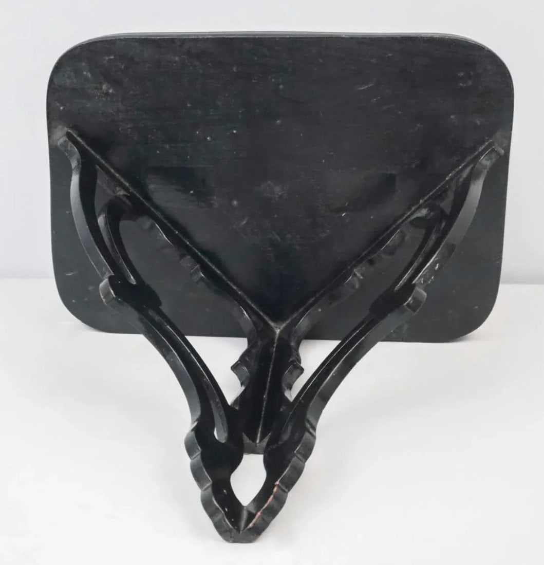 Mid 19th Century Single Black Lacquer Wooden Chinoiserie Wall Bracket or Shelf - 10