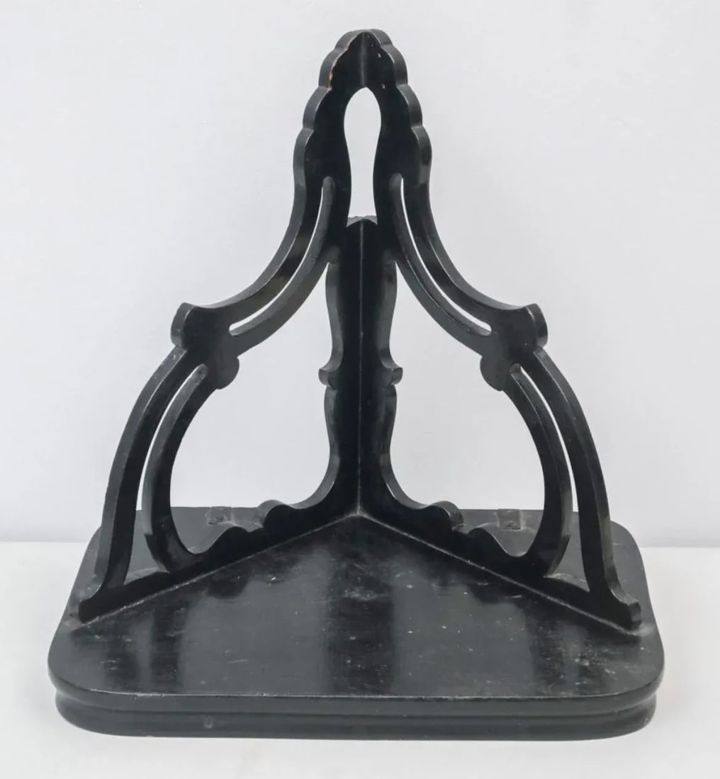 Mid 19th Century Single Black Lacquer Wooden Chinoiserie Wall Bracket or Shelf - 6
